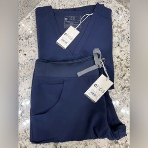 NWT Women’s Fig Scrub Set